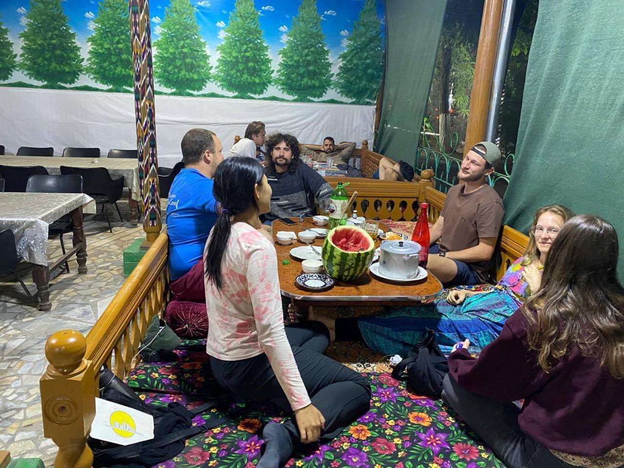 Central Park Hostel Khiva Buitenkant foto